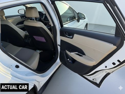 Used 2018 Honda Clarity Plug-In Hybrid image 15