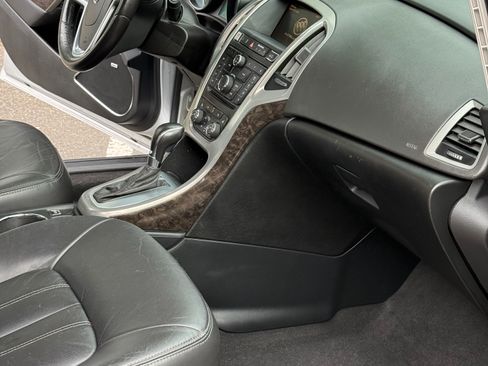 Used 2014 Buick Verano Leather FWD image 10