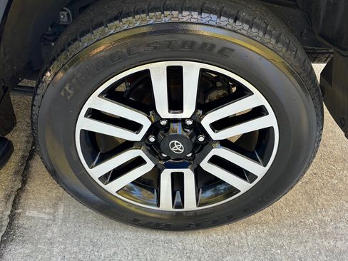 Used 2022 Toyota 4Runner Limited image 16