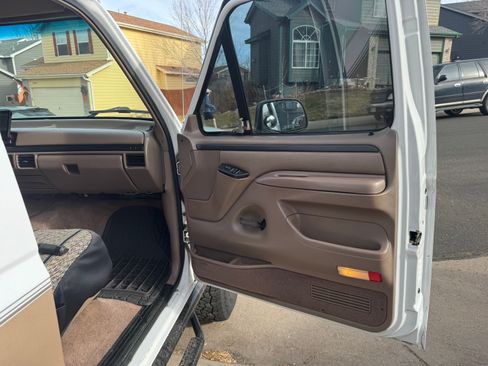 Used 1996 Ford Bronco image 4