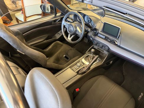 Used 2016 MAZDA MX-5 Miata Club image 10