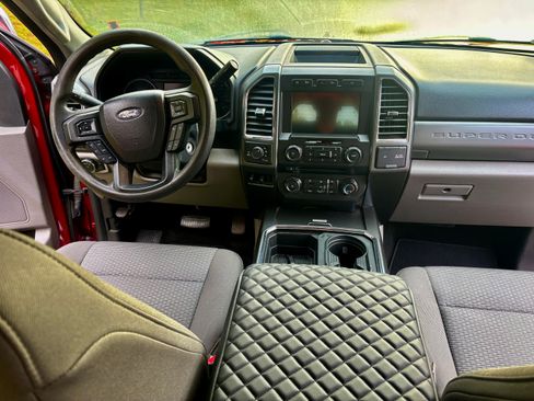 Used 2017 Ford F250 XLT w/ XLT Premium Package AWD/4WD image 10