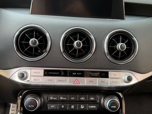 Used 2020 Kia Stinger GT-Line w/ Sun & Sound Package image 20