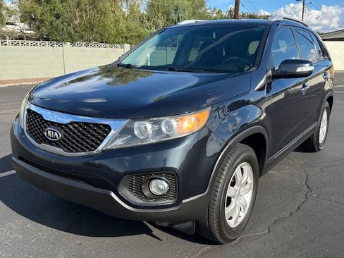 Used 2012 Kia Sorento LX w/ Convenience Pkg image 5