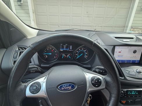 Used 2015 Ford Escape SE w/ Equipment Group 201A AWD/4WD image 13