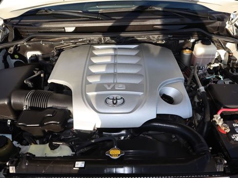 Used 2016 Toyota Land Cruiser image 22