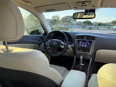 Used 2013 Lexus IS 250 AWD w/ Luxury Plus Pkg Value Edition image 2