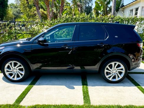 Used 2019 Land Rover Discovery Sport HSE Luxury image 5