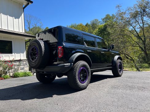 Used 2025 Ford Bronco Badlands image 6