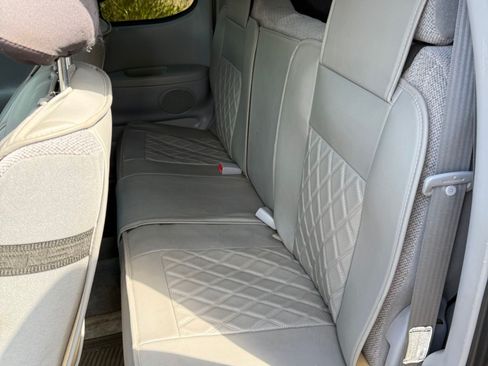 Used 2000 Toyota Tundra SR5 image 10