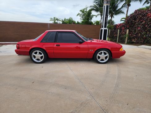 Used 1993 Ford Mustang LX image 1
