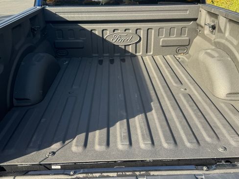 Used 2022 Ford F150 Lightning Lightning Lariat image 10