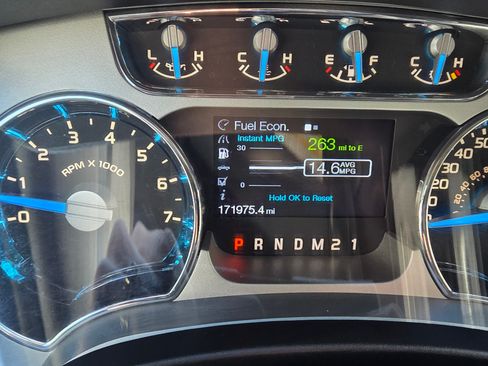 Used 2014 Ford F150 Platinum image 2