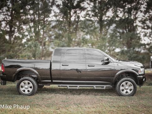 Used 2014 RAM 2500 Laramie w/ Black Appearance Group image 2