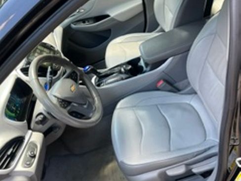 Used 2017 Chevrolet Volt LT w/ Comfort Package FWD image 23