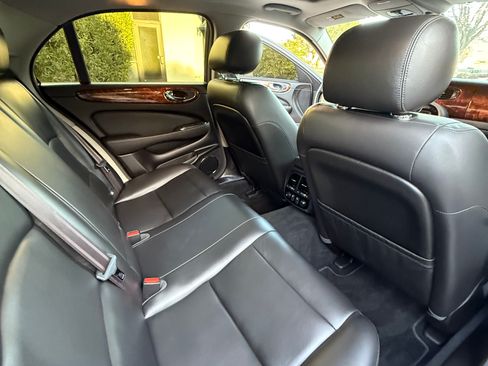 Used 2004 Jaguar XJ8 image 19