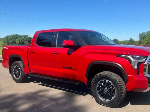 Used 2022 Toyota Tundra SR5 w/ TRD Off-Road Package AWD/4WD image 8