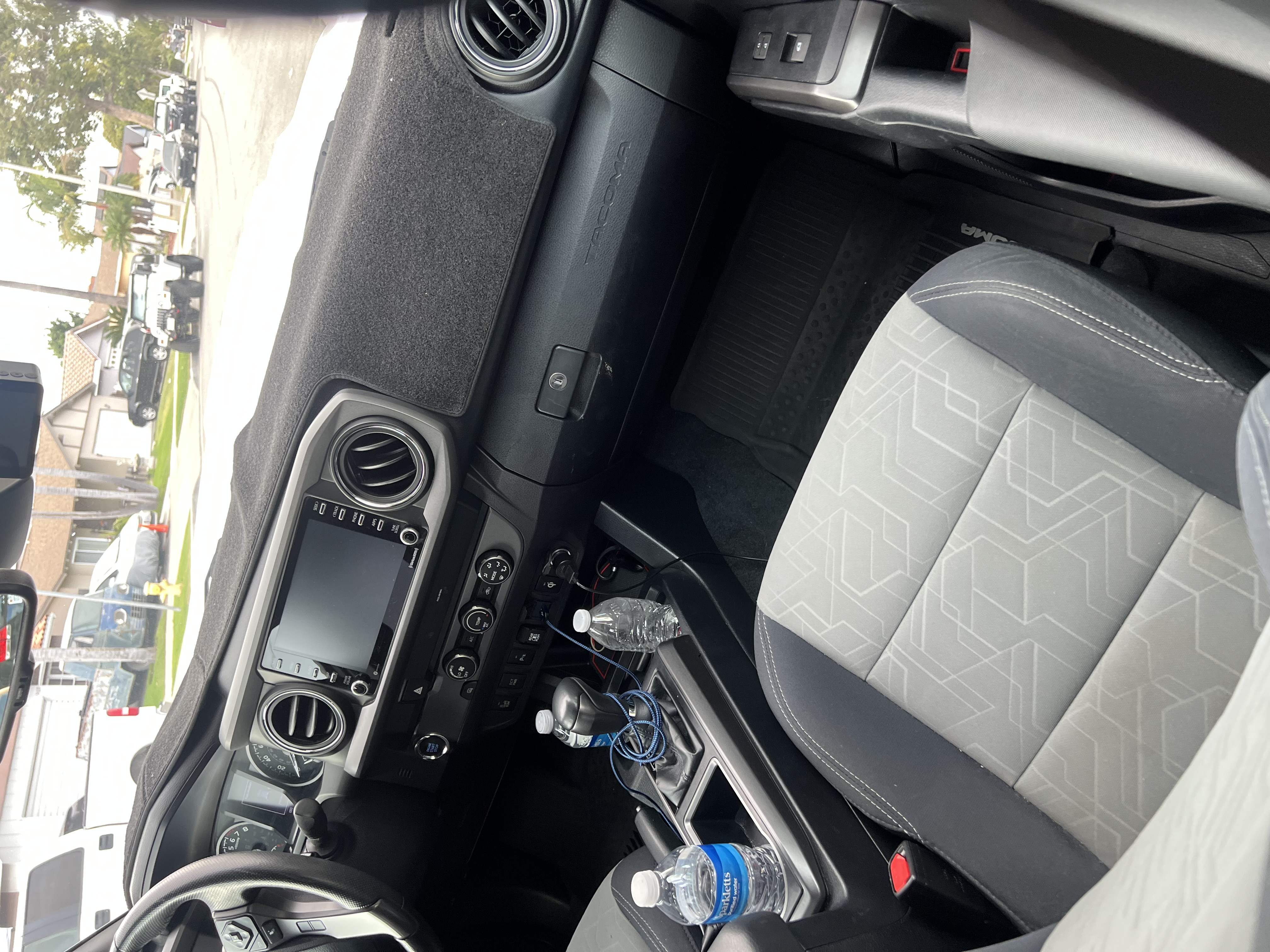 Used 2020 Toyota Tacoma TRD Sport w/ Technology Package RWD image 9