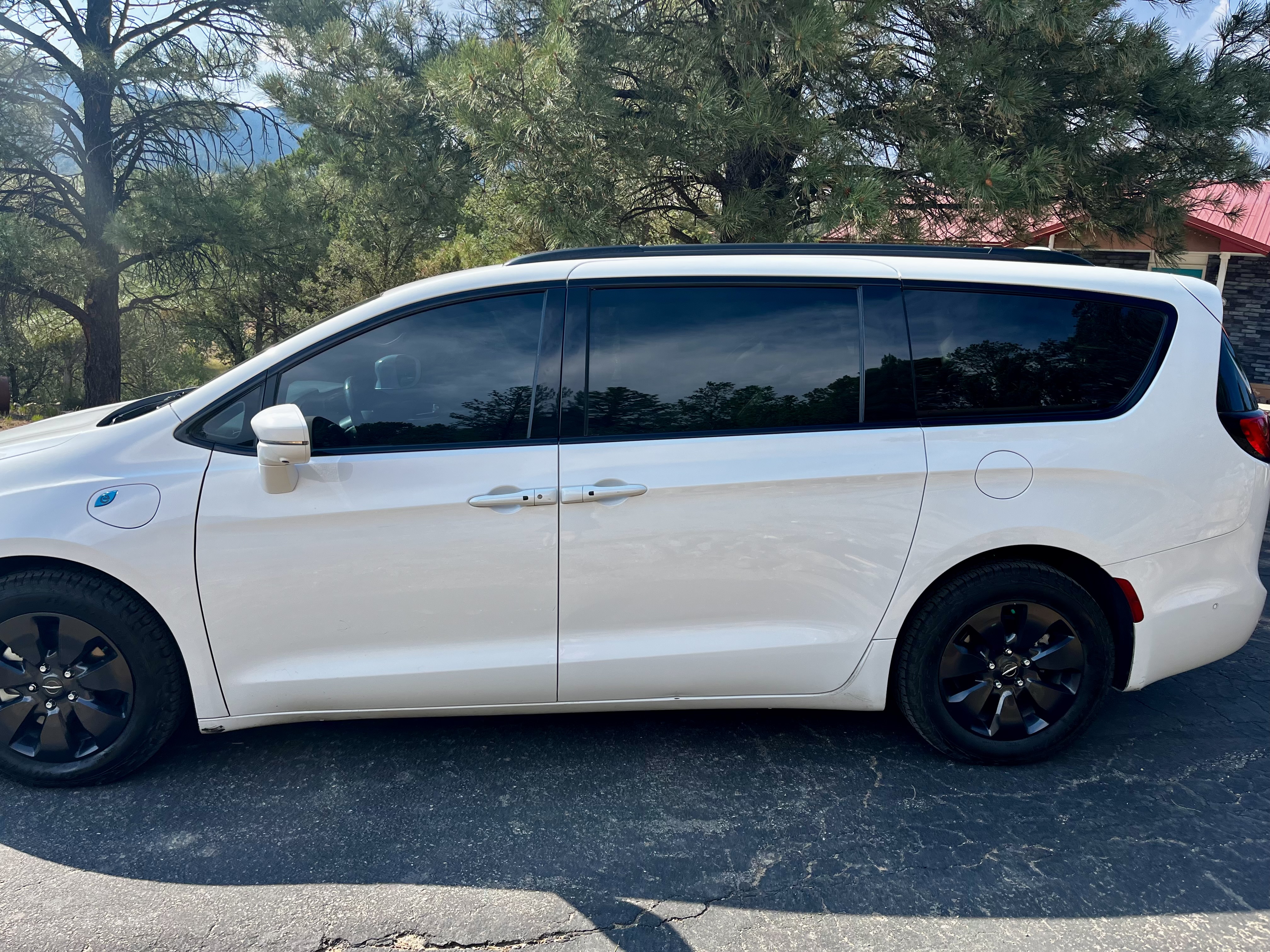 Used 2019 Chrysler Pacifica Limited w/ Advanced Safetytec Group FWD image 8