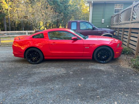 Used 2013 Ford Mustang GT w/ Security Pkg RWD image 9