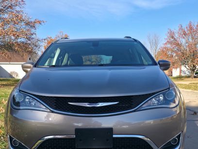 Used 2017 Chrysler Pacifica Touring-L