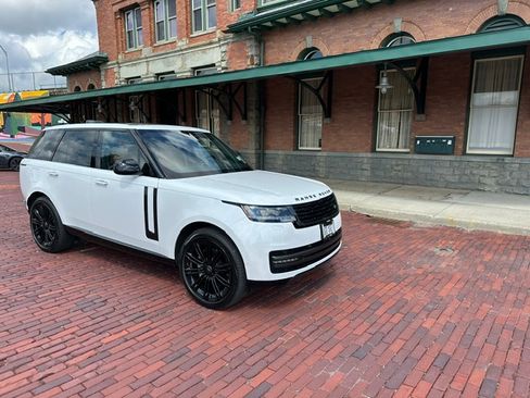 Used 2024 Land Rover Range Rover SE AWD/4WD image 9