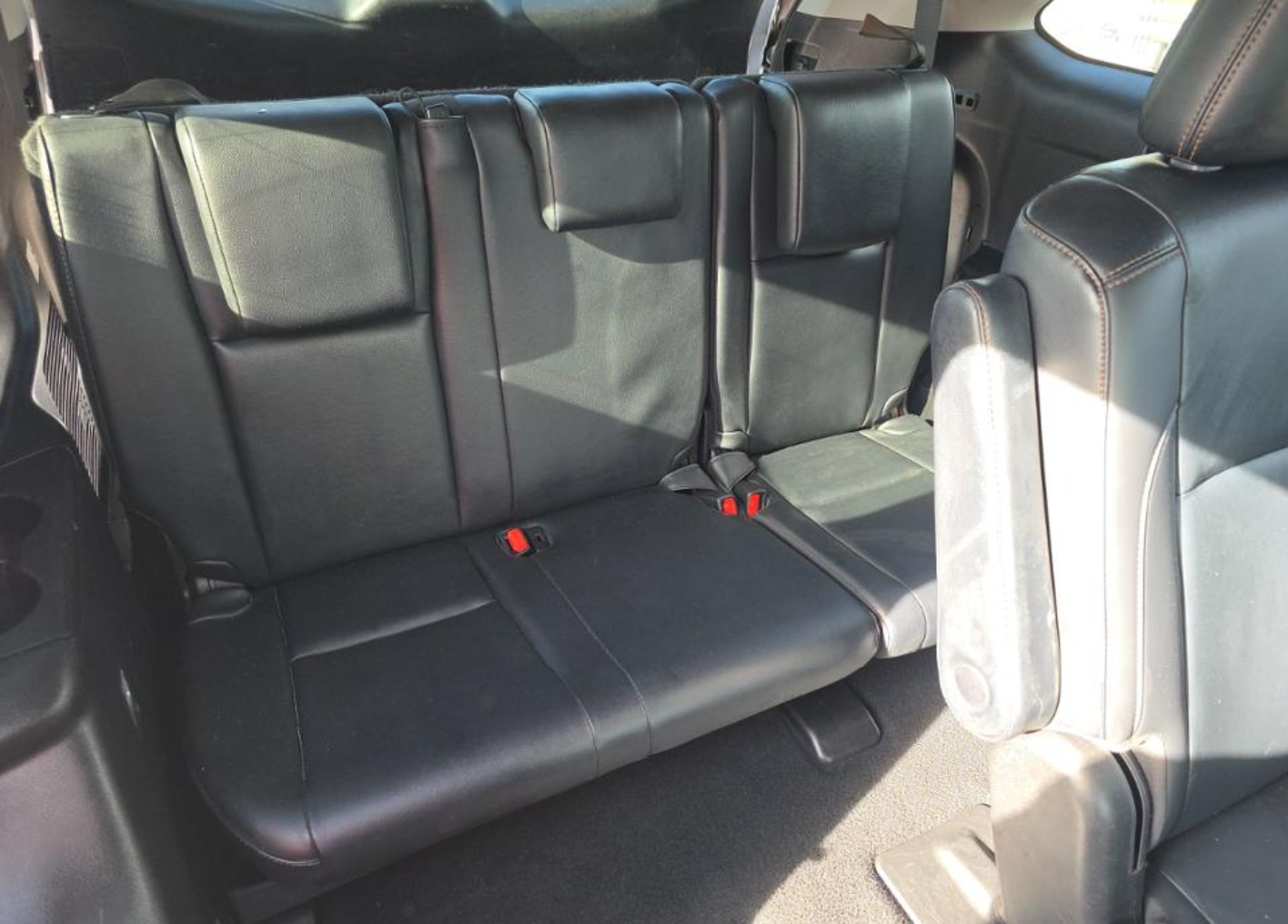 Used 2019 Toyota Highlander XLE FWD image 14