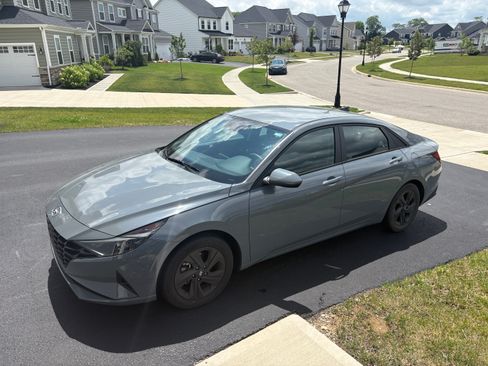 Used 2021 Hyundai Elantra SEL FWD image 14