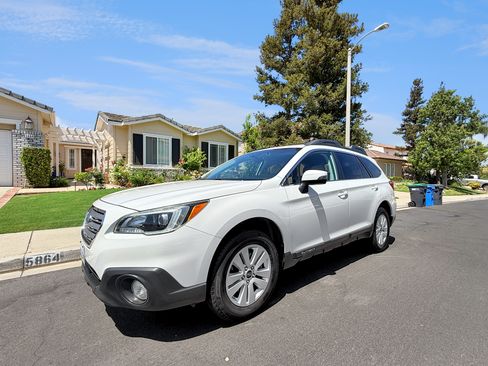 Used 2015 Subaru Outback 2.5i Premium AWD/4WD image 4