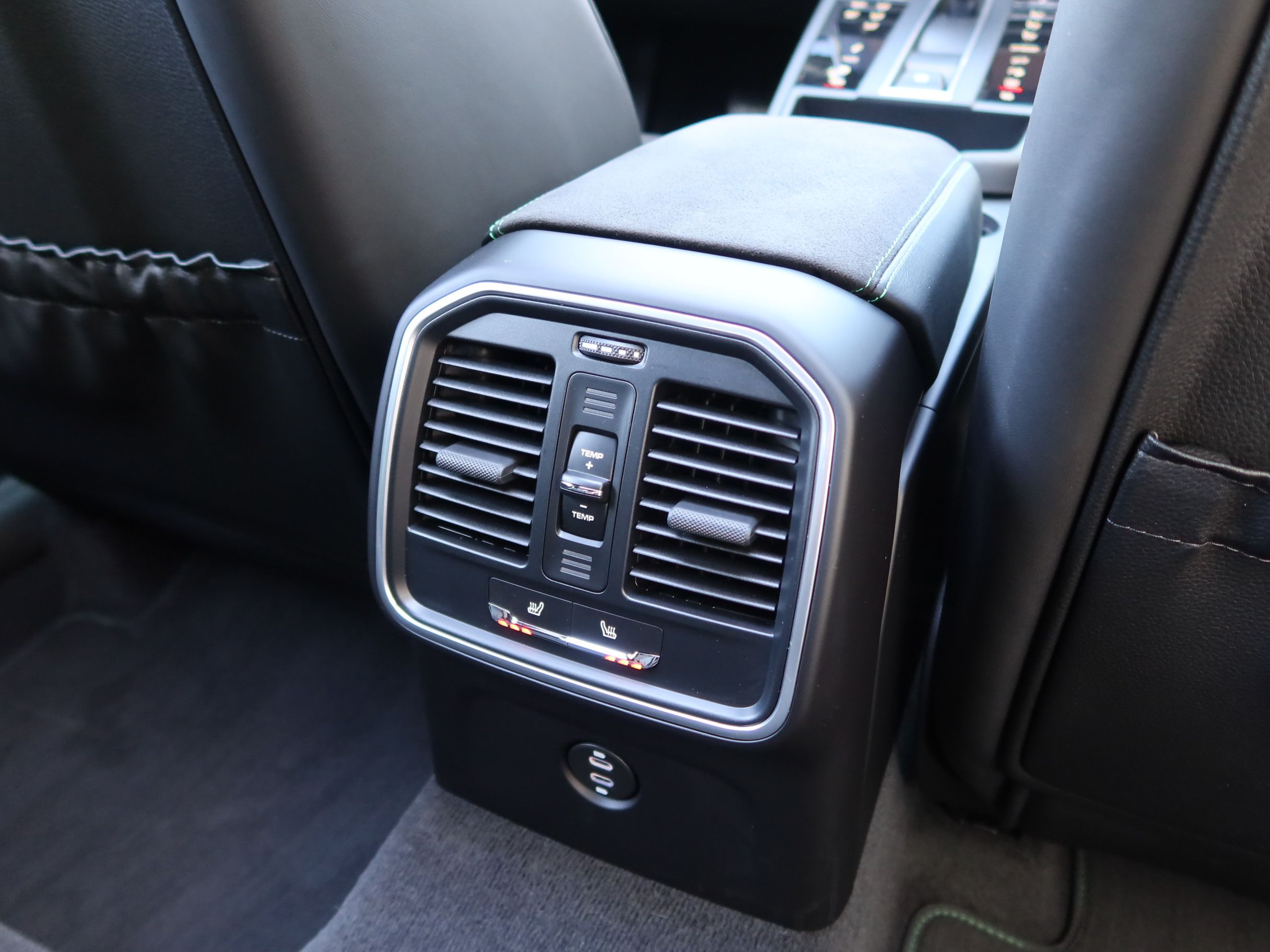 Used 2023 Porsche Macan GTS AWD/4WD image 4