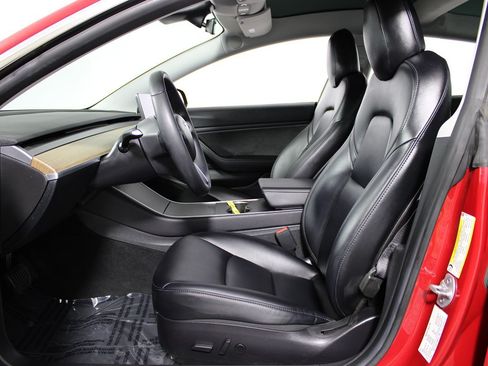 Used 2019 Tesla Model 3 Standard Range Sedan 4D image 2