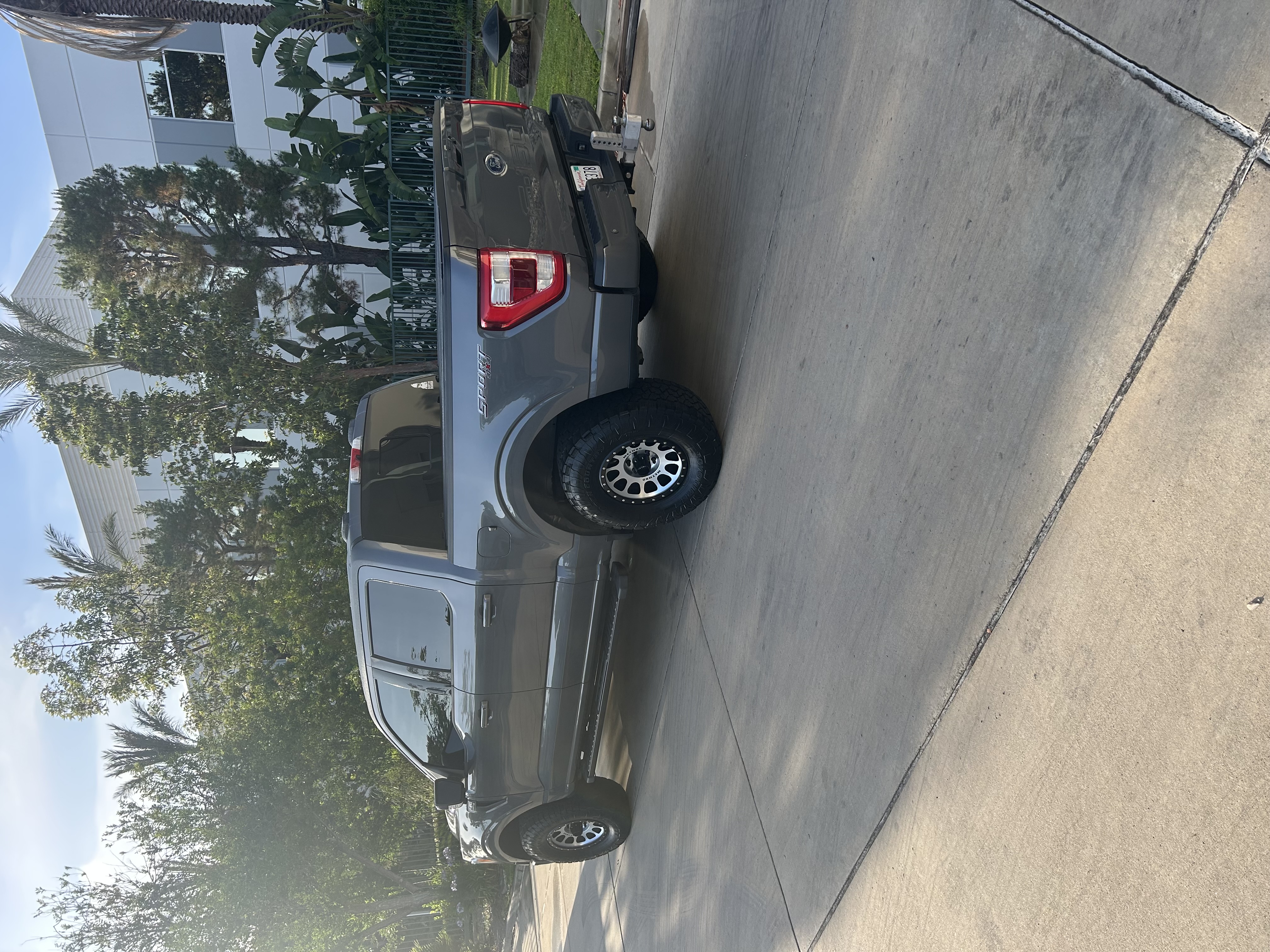 Used 2022 Ford F150 Lariat AWD/4WD image 2