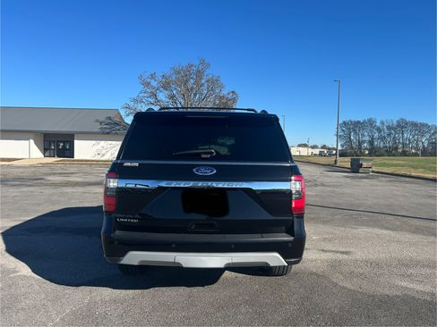 Used 2021 Ford Expedition Limited image 4