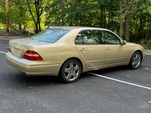 Used 2005 Lexus LS 430 RWD image 8