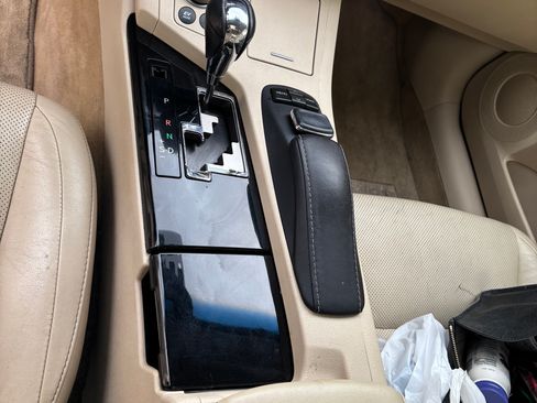 Used 2015 Lexus ES 300h image 9