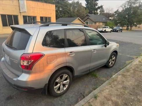 Used 2014 Subaru Forester 2.5i Touring AWD/4WD image 4