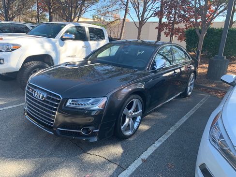 Used 2015 Audi S8 image 8