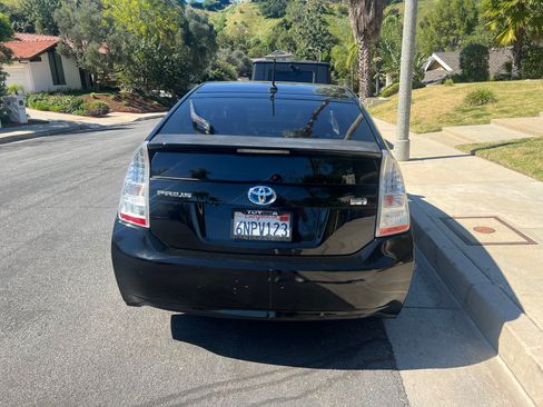 Used 2010 Toyota Prius Five image 1