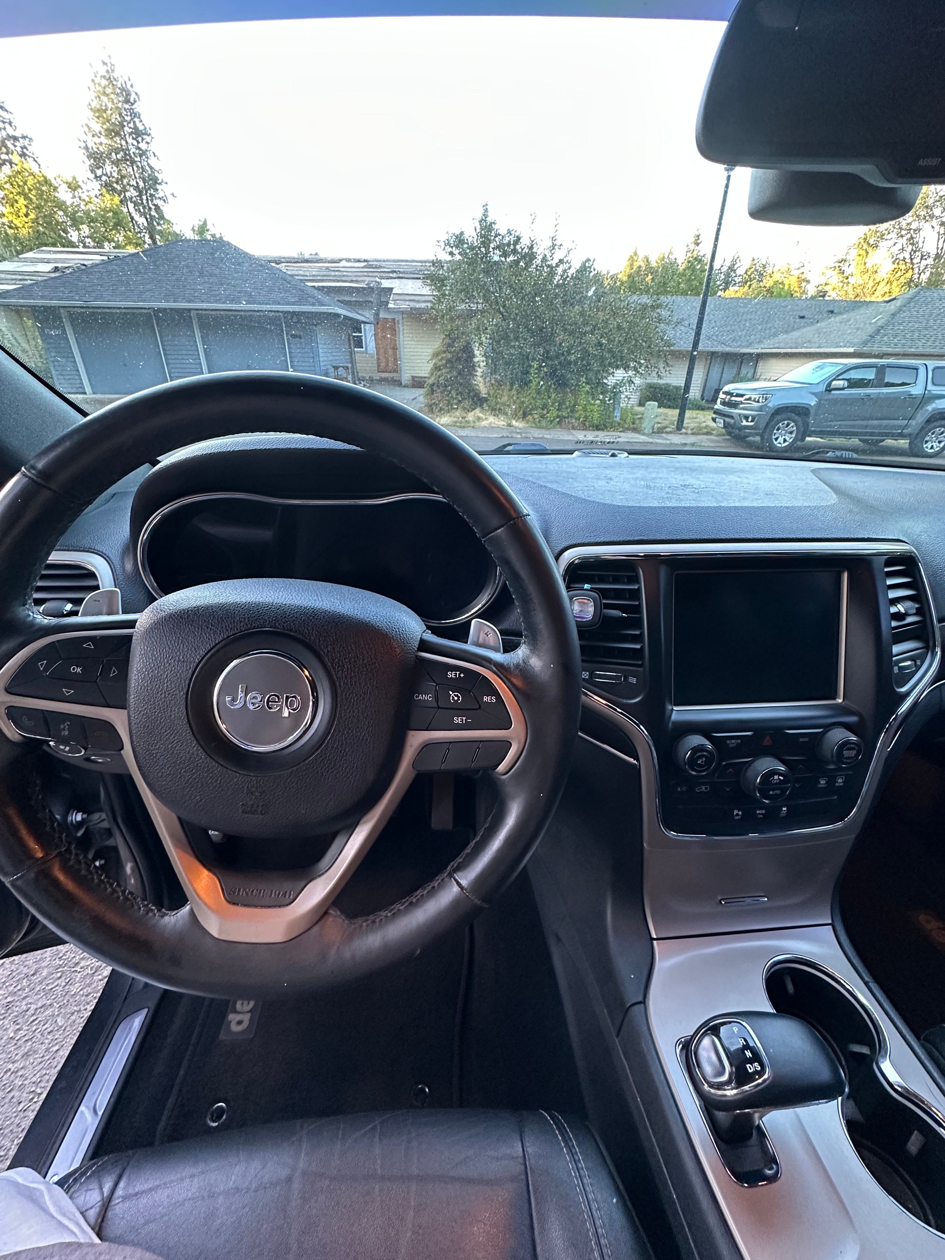 Used 2014 Jeep Grand Cherokee Limited w/ Trailer Tow Group IV AWD/4WD image 6