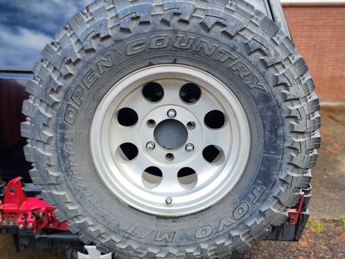 Used 1998 Chevrolet Tahoe 4WD 2-Door w/ Preferred Equipment Group 2 image 13