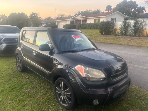 Used 2010 Kia Soul + image 9