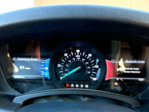 Used 2017 Ford Expedition EL XLT image 8