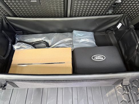 Used 2026 Land Rover Defender 110 S image 31