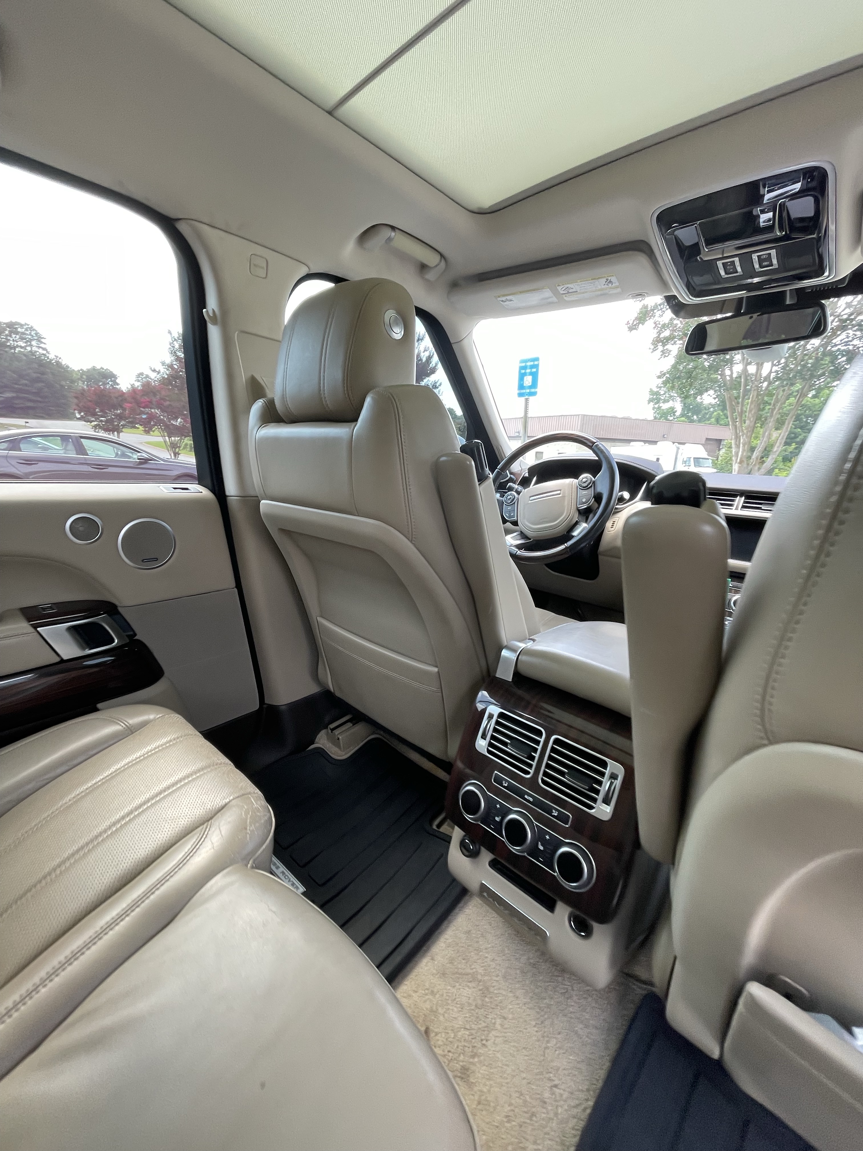 Used 2016 Land Rover Range Rover Supercharged AWD/4WD image 12