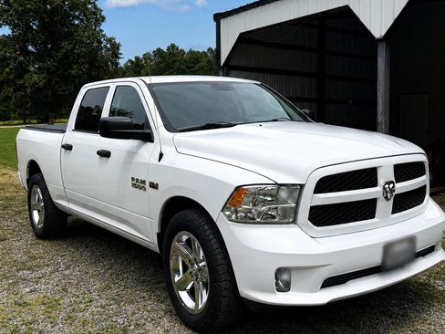 Used 2014 RAM 1500 Express AWD/4WD image 2