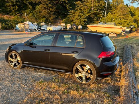 Used 2016 Volkswagen Golf 4-Door AWD/4WD image 5