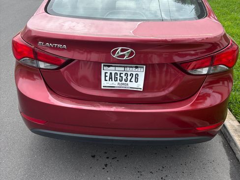 Used 2016 Hyundai Elantra SE image 2