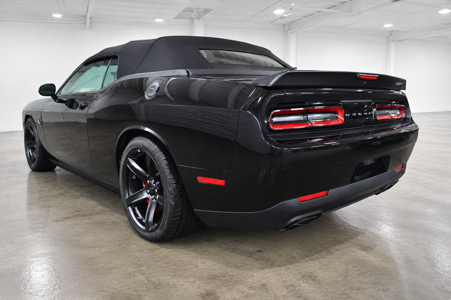 Used 2022 Dodge Challenger SRT Hellcat w/ Plus Package RWD image 9