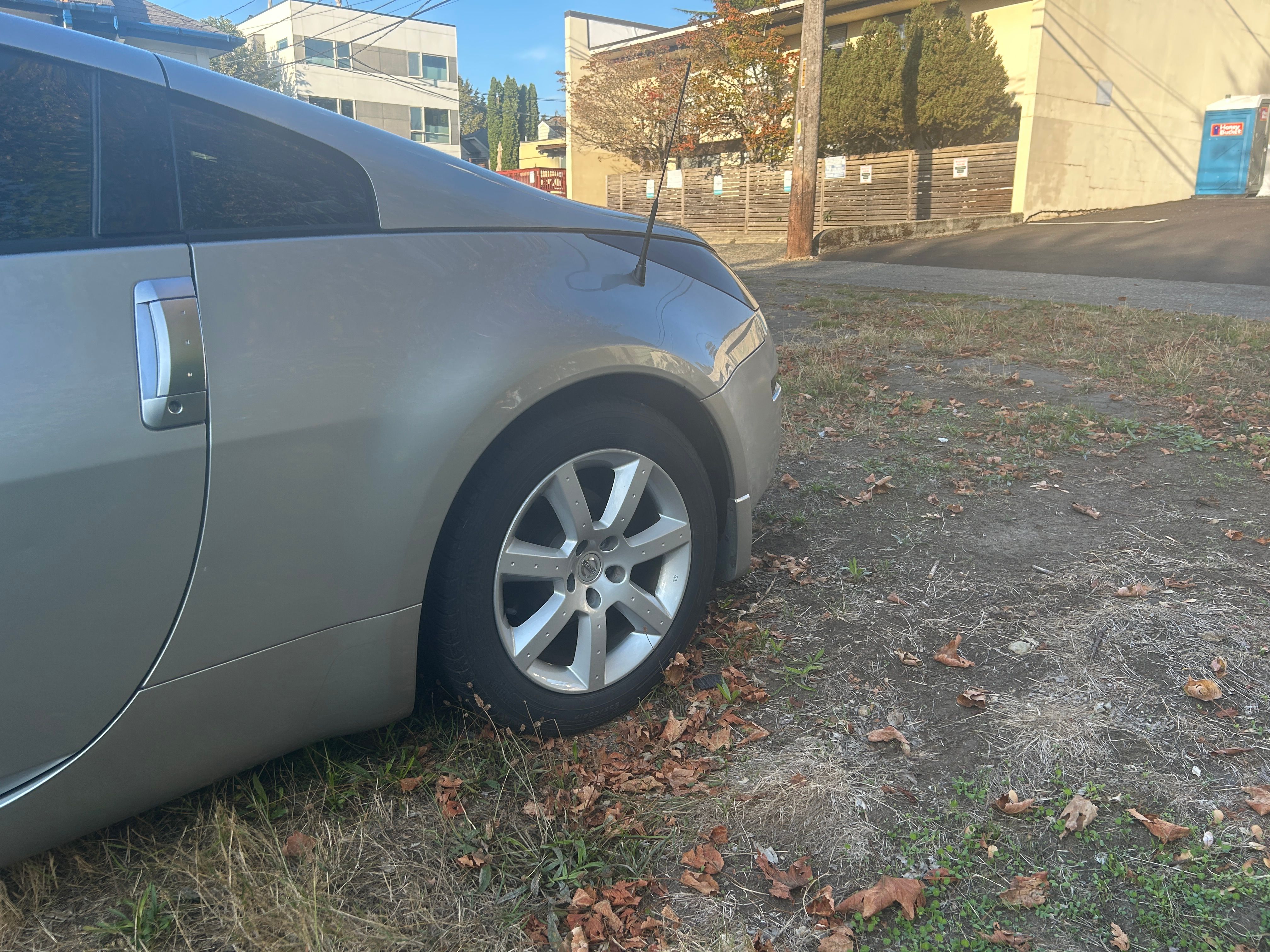 Used 2004 Nissan 350Z Enthusiast w/ Cargo Convenience Pkg RWD image 12