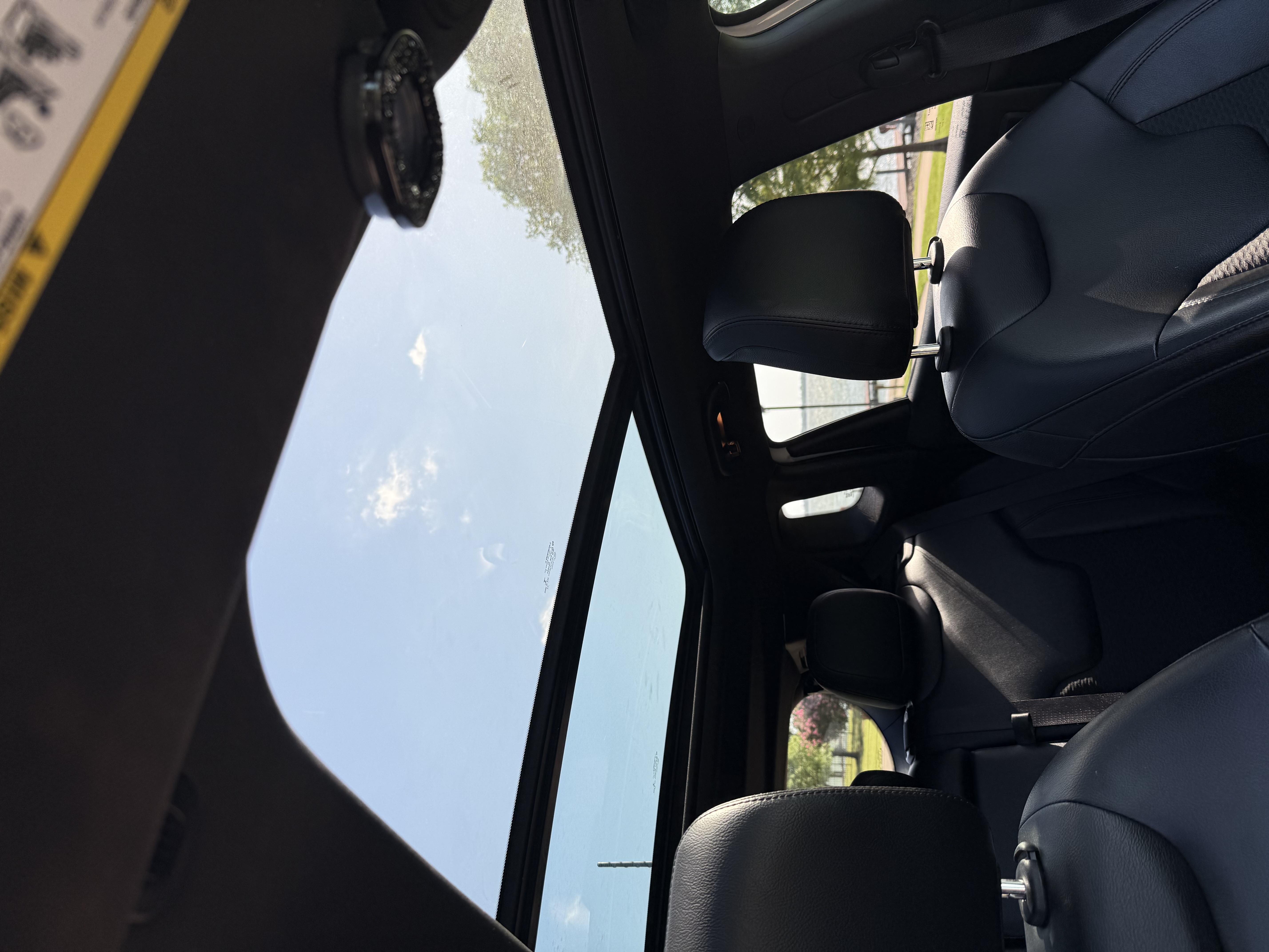 Used 2022 Jeep Compass Latitude w/ Sun and Sound Group FWD image 12
